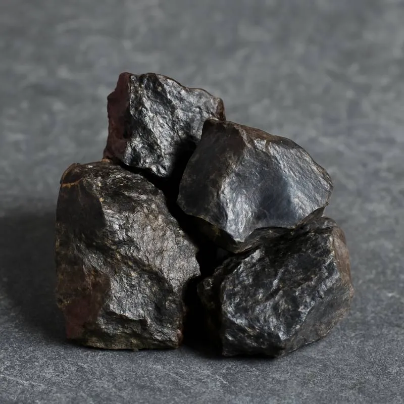 Озокерит: природний гірський віск, який лікує суглоби теплом і силою Карпат